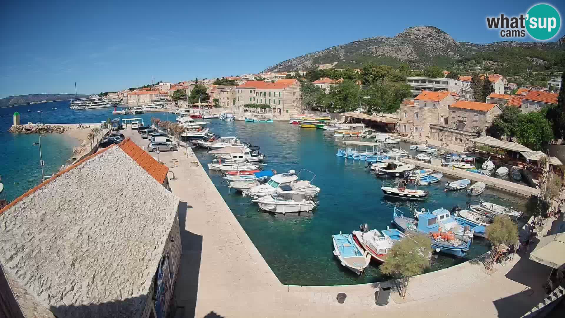 Webcam porto di Bol – Vista live sulla Riva e Marina