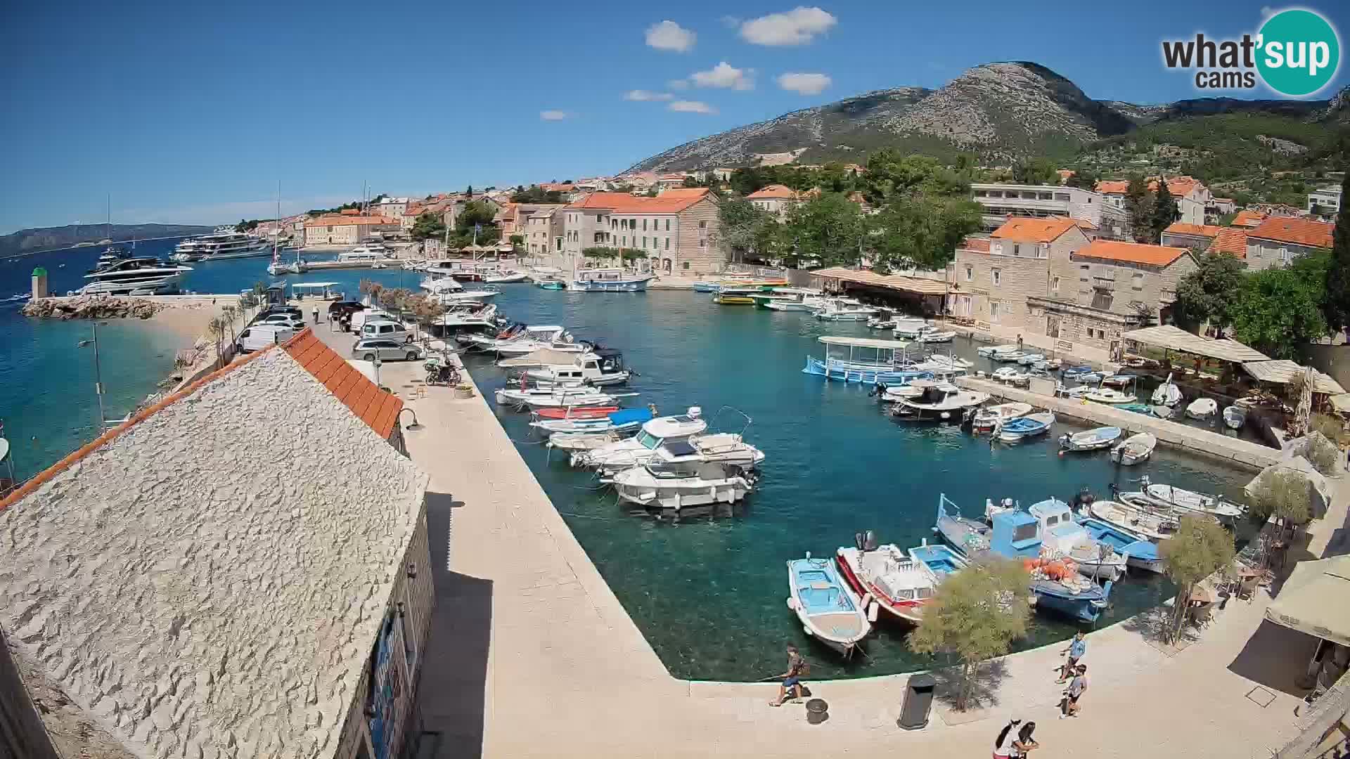 Webcam porto di Bol – Vista live sulla Riva e Marina