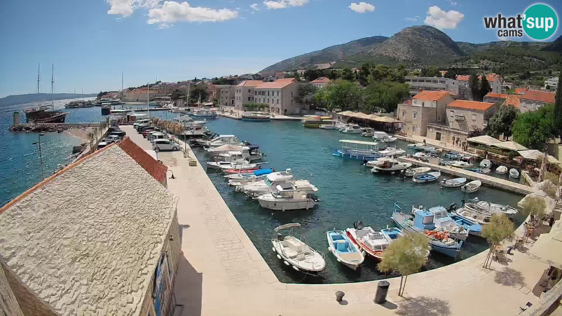Webcam porto di Bol – Vista live sulla Riva e Marina