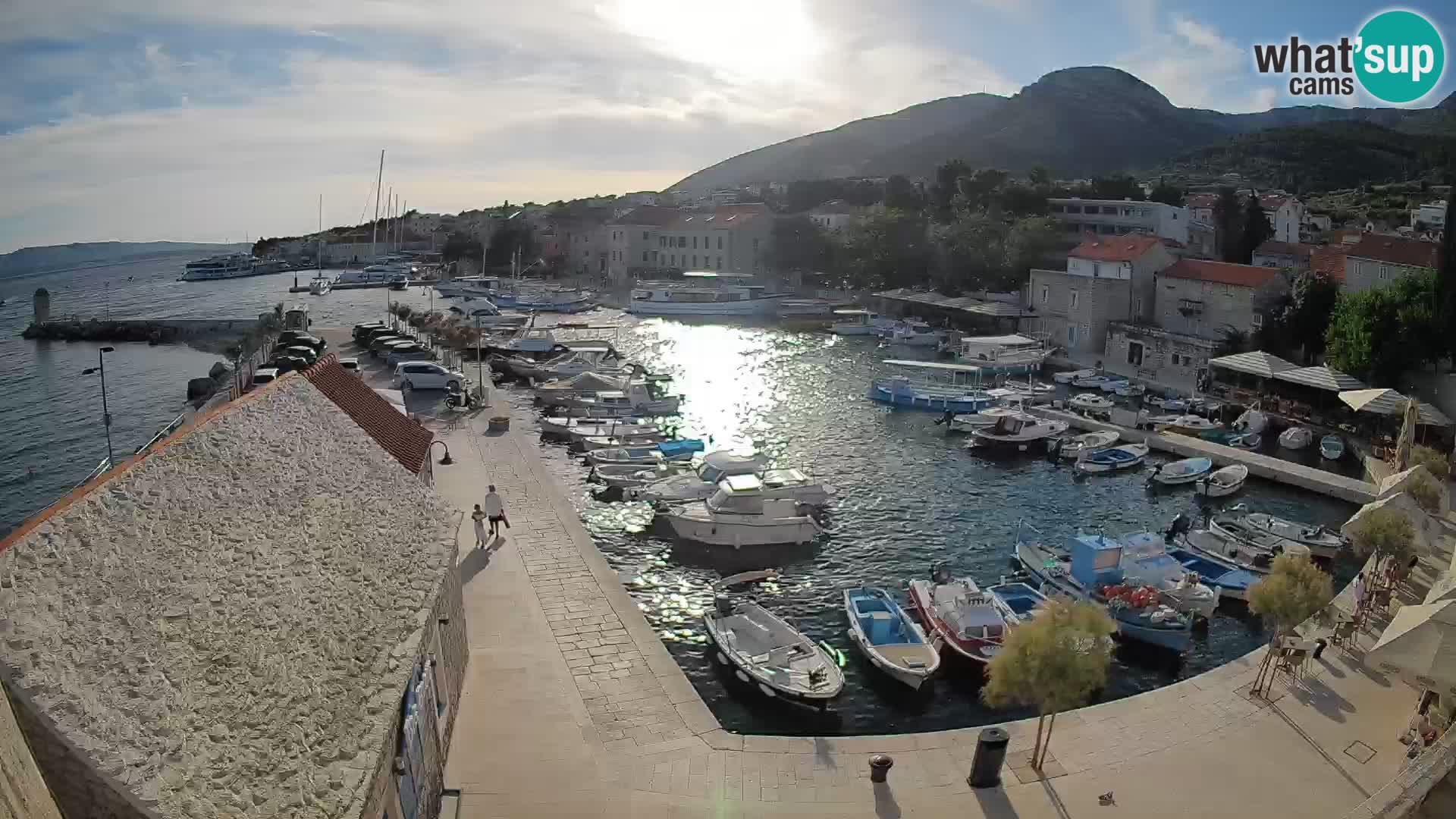 Webcam porto di Bol – Vista live sulla Riva e Marina