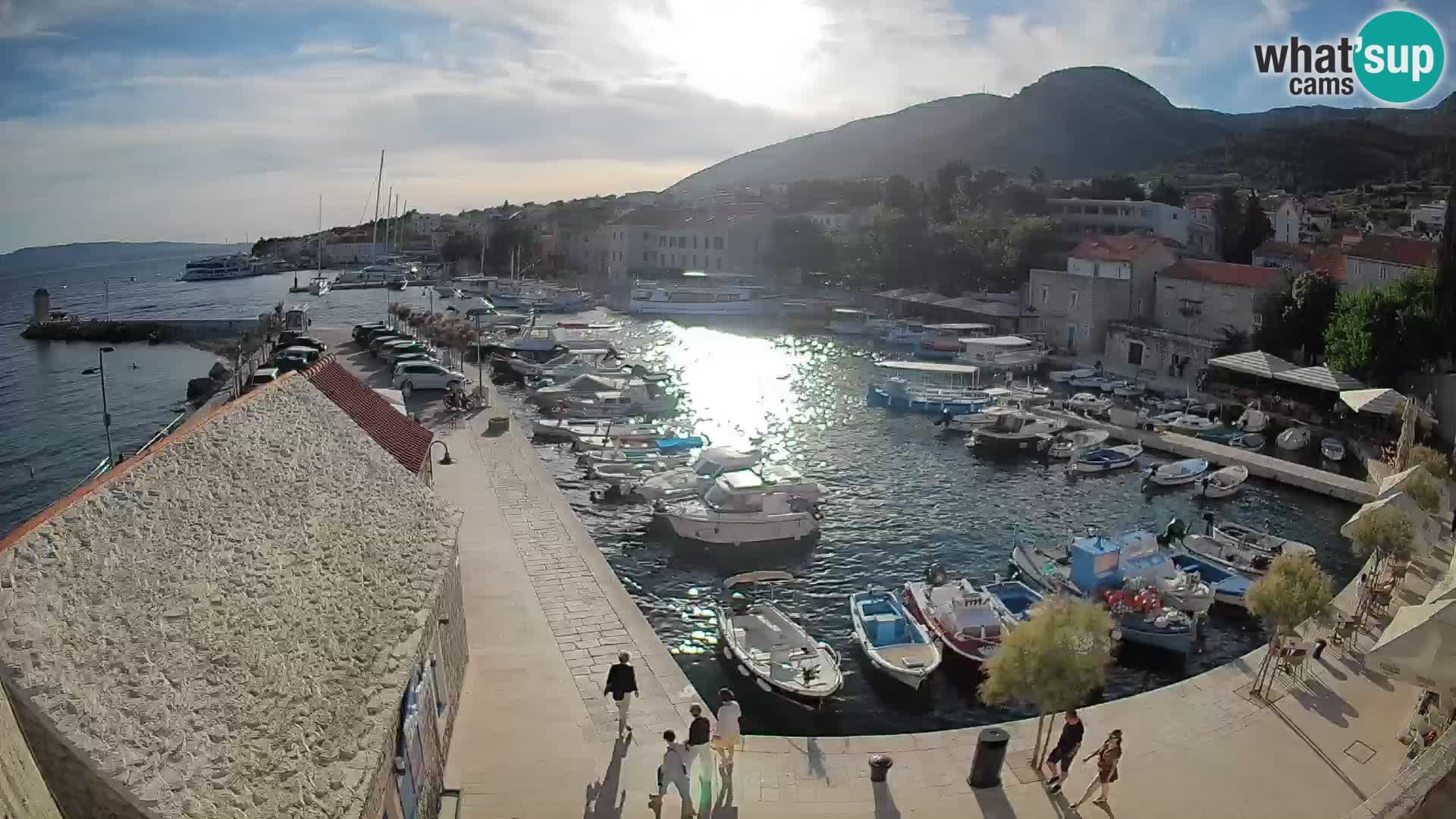 Webcam Bol Hafen – Liveblick auf Bol Riva & Marina