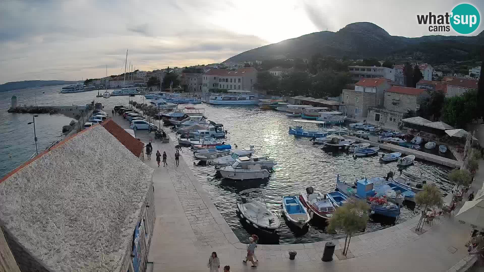 Webcam Bol Harbour – Live View of Bol Riva & Marina