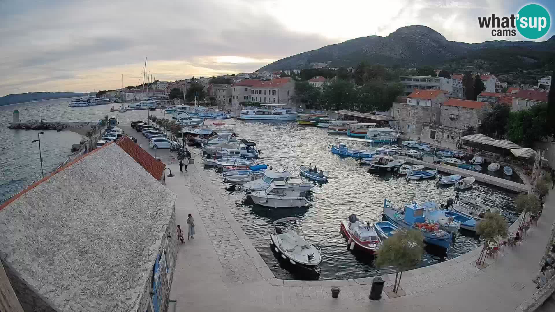 Webcam Bol Hafen – Liveblick auf Bol Riva & Marina