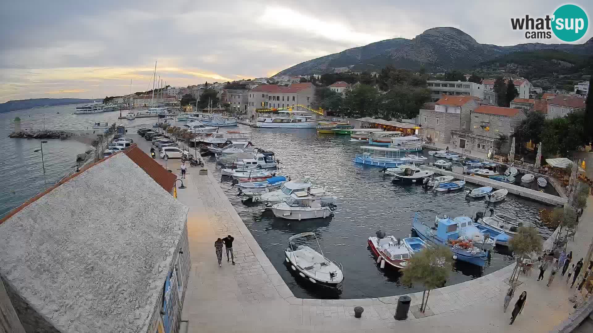 Webcam Bol Hafen – Liveblick auf Bol Riva & Marina