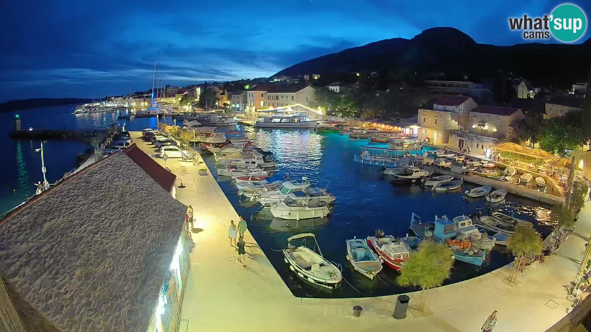 Webcam porto di Bol – Vista live sulla Riva e Marina