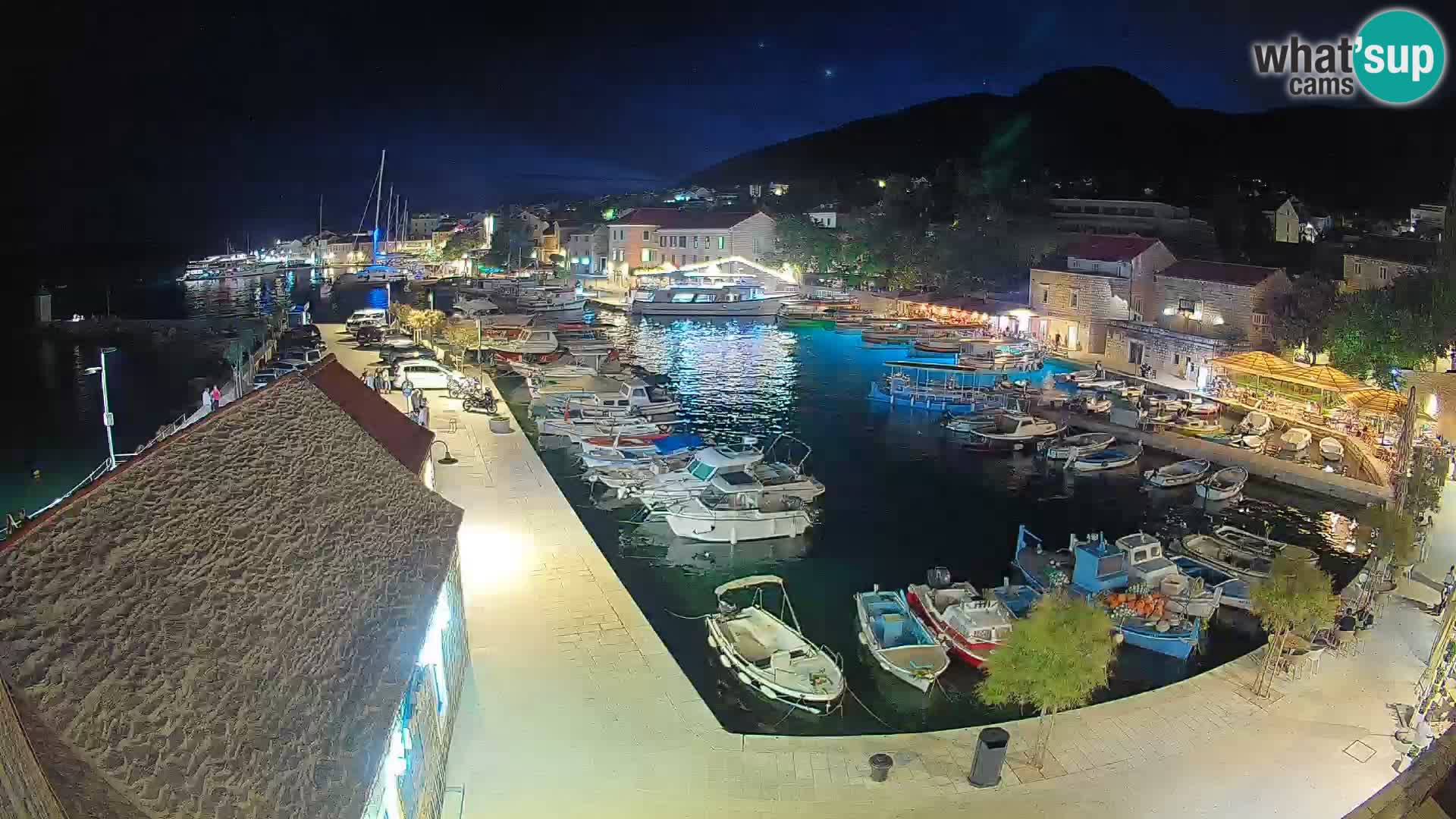Webcam porto di Bol – Vista live sulla Riva e Marina
