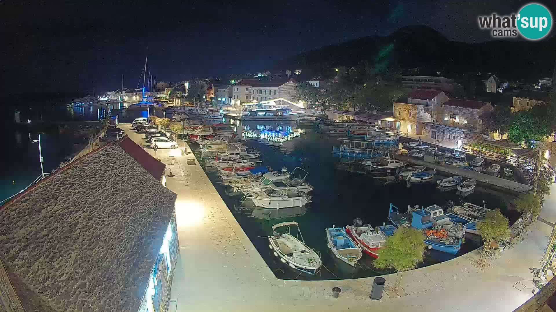Webcam porto di Bol – Vista live sulla Riva e Marina