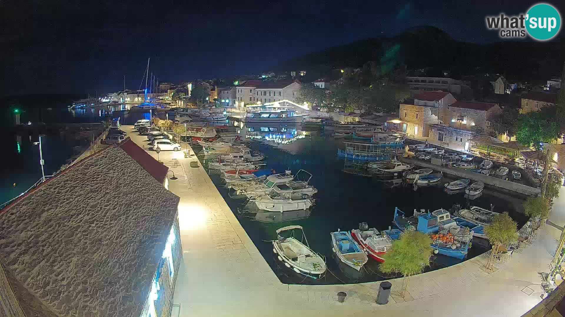 Webcam porto di Bol – Vista live sulla Riva e Marina
