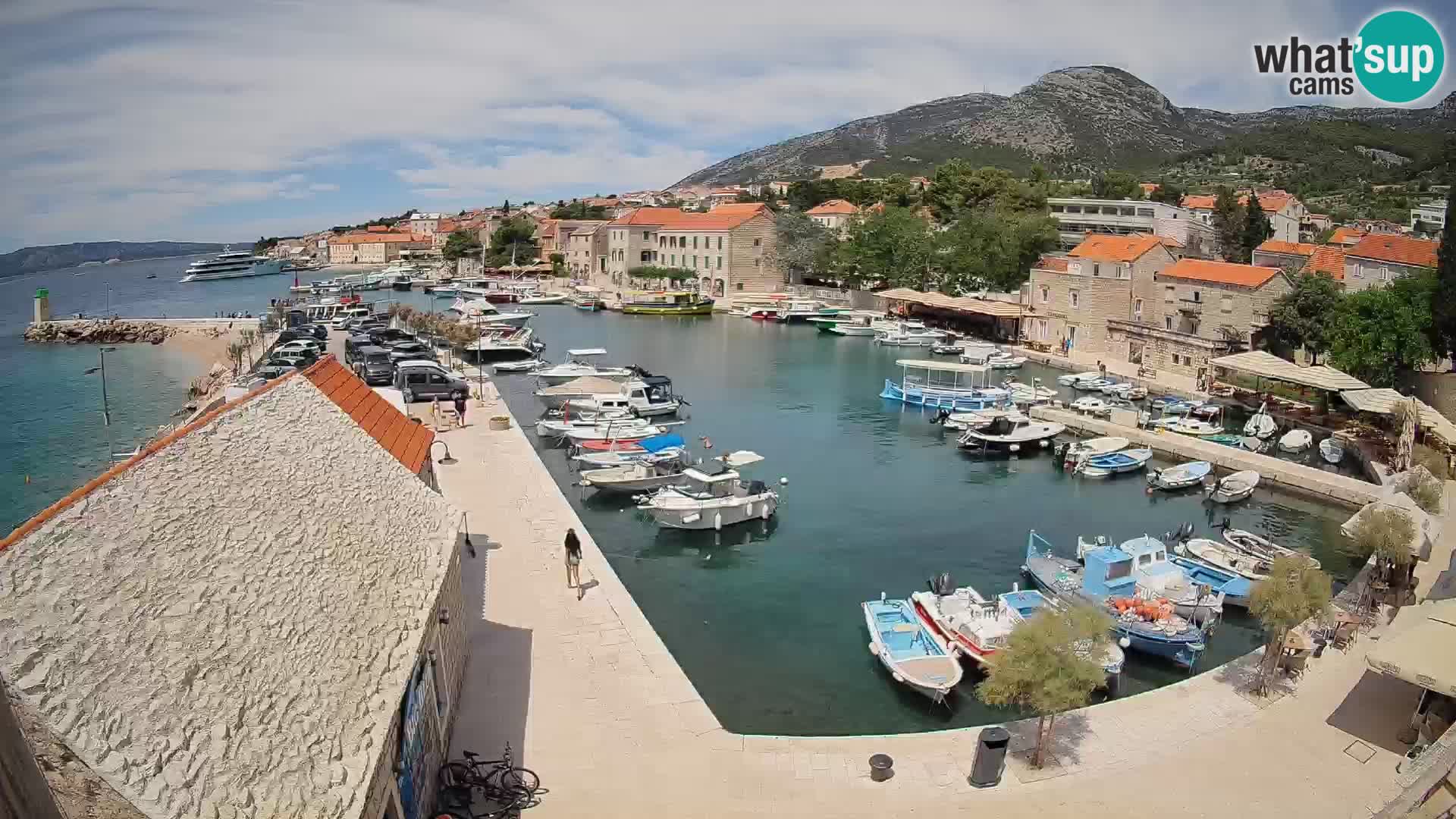Webcam porto di Bol – Vista live sulla Riva e Marina