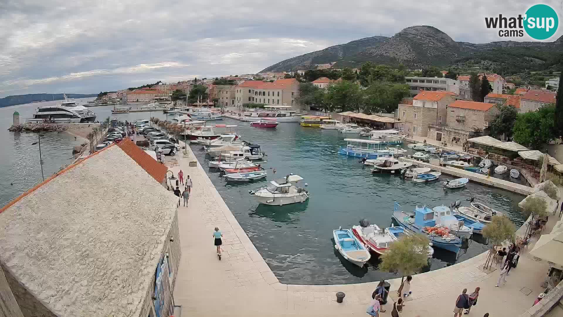 Webcam Bol Harbour – Live View of Bol Riva & Marina