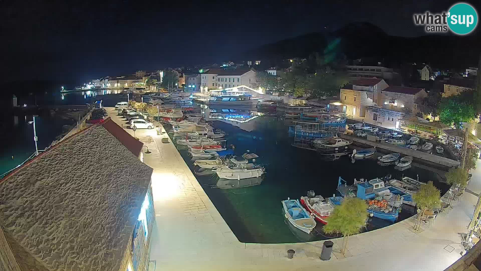 Webcam porto di Bol – Vista live sulla Riva e Marina