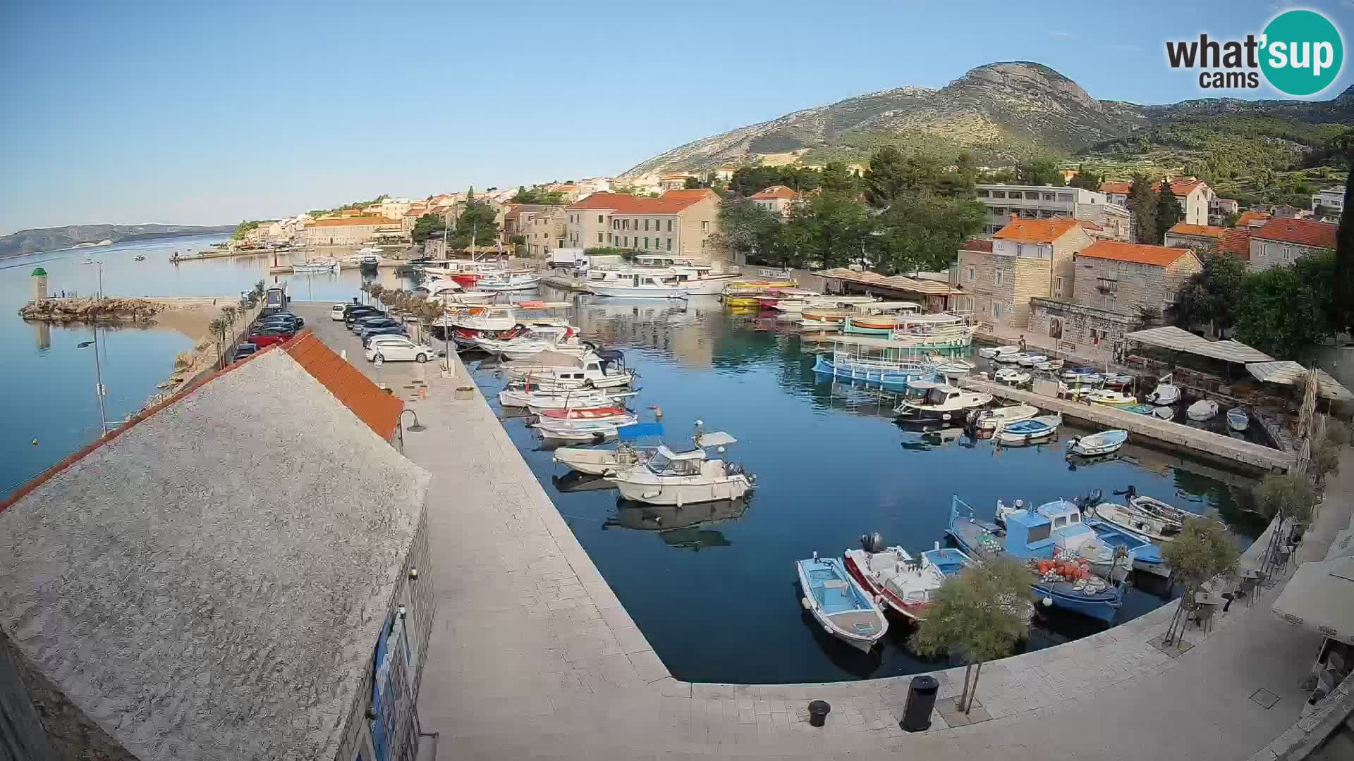 Webcam Bol Harbour – Live View of Bol Riva & Marina