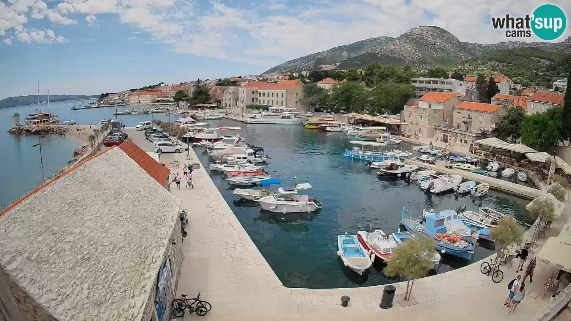 Webcam porto di Bol – Vista live sulla Riva e Marina