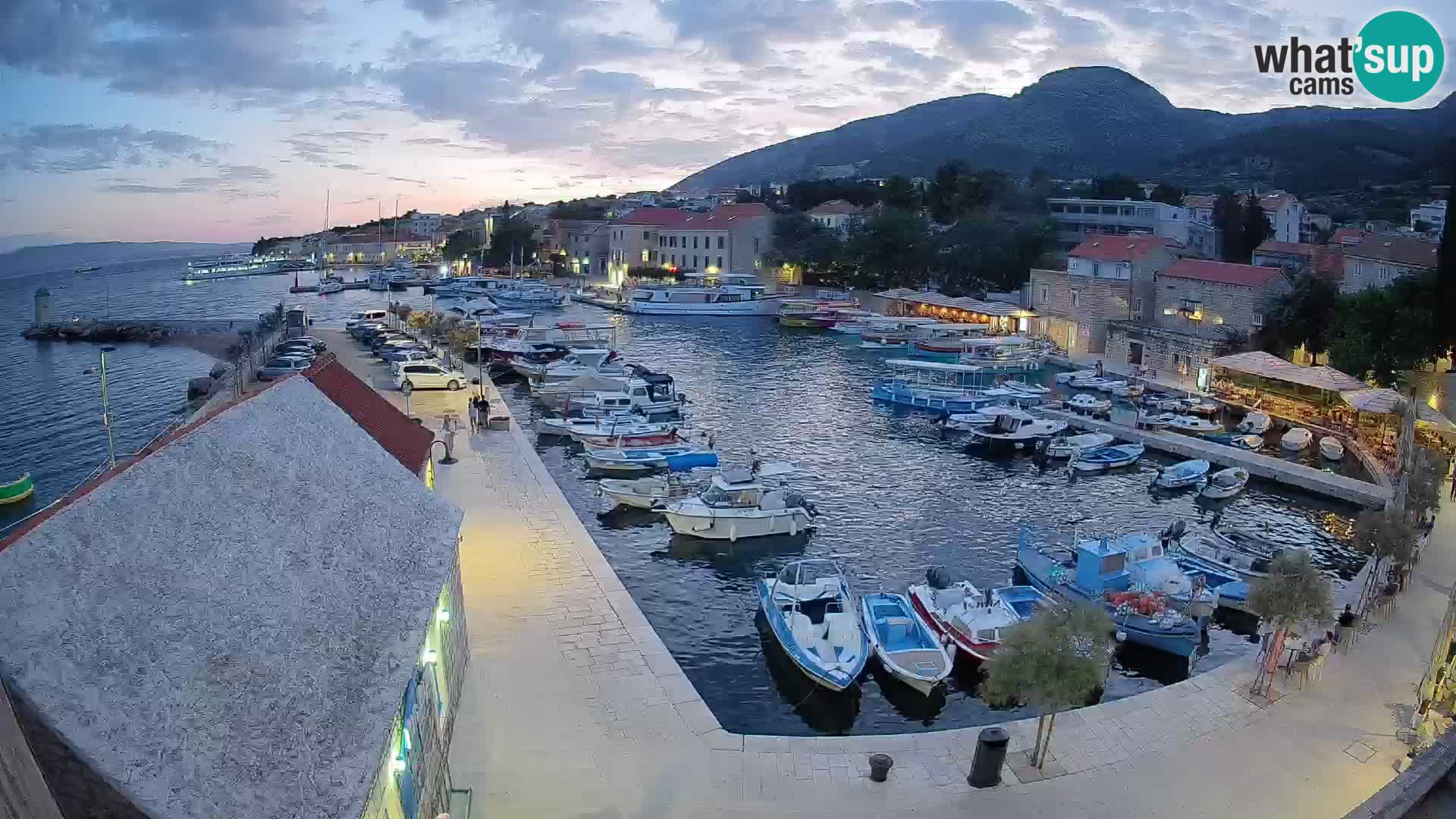 Webcam Bol Harbour – Live View of Bol Riva & Marina