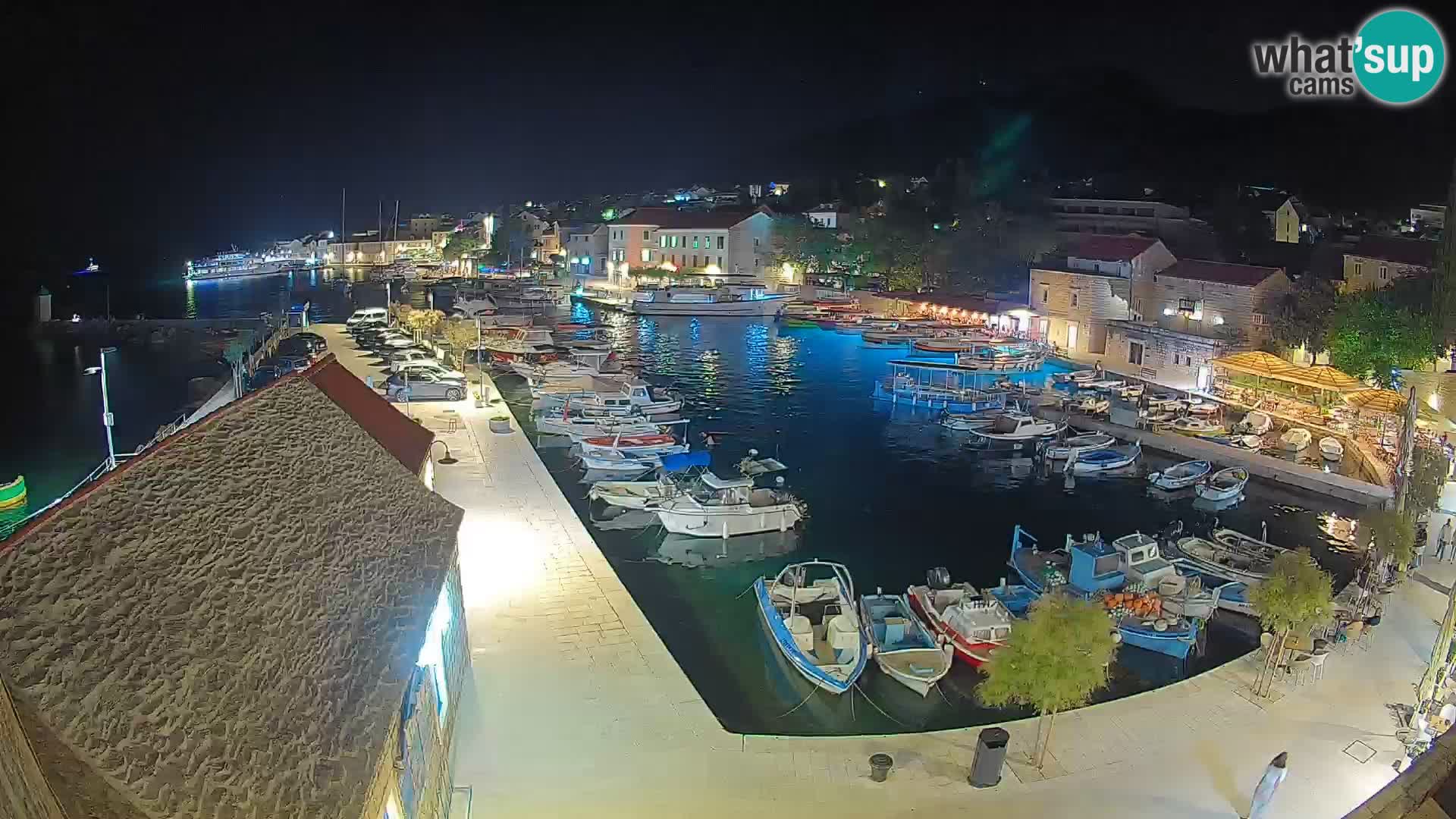 Webcam porto di Bol – Vista live sulla Riva e Marina