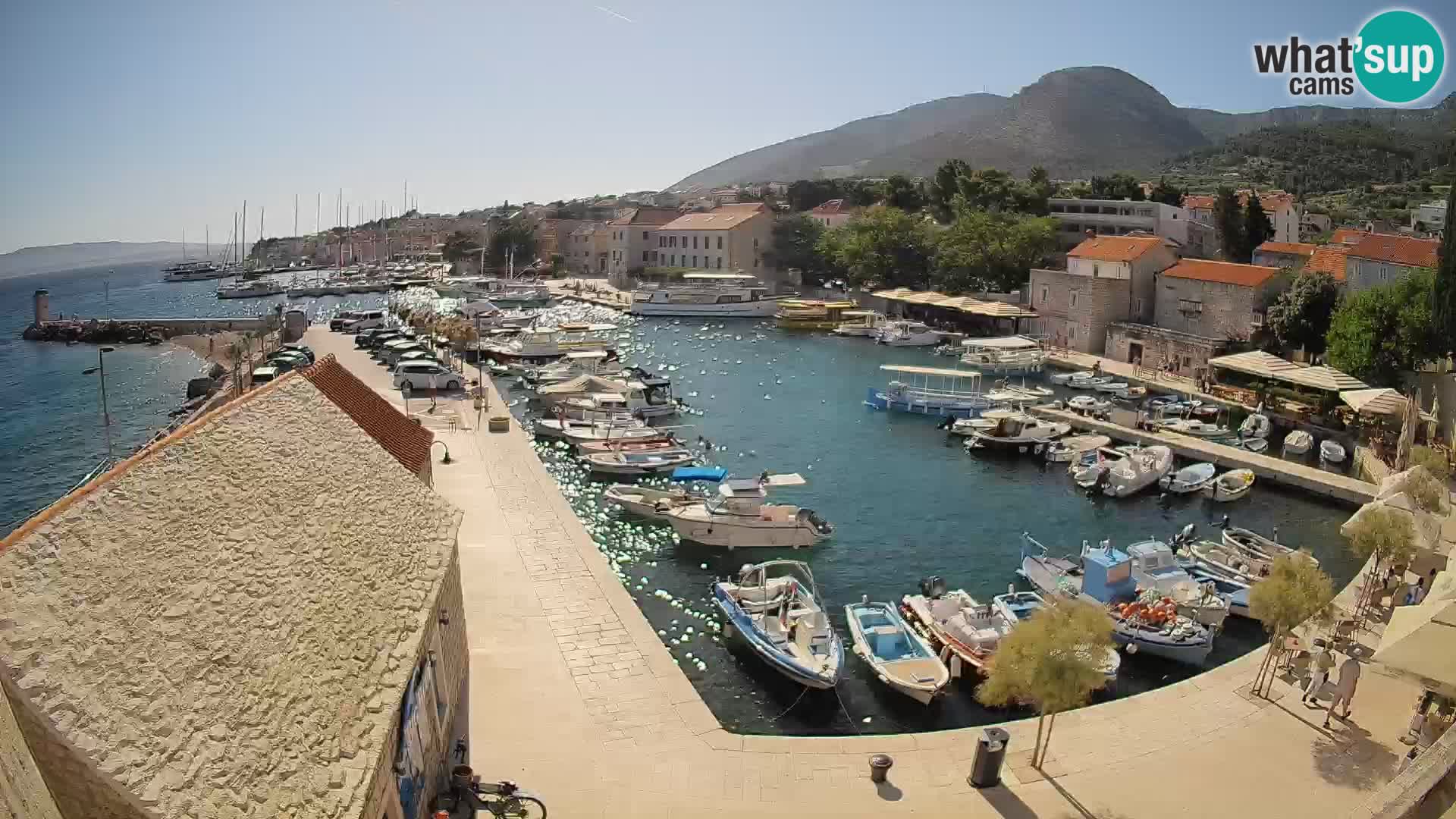 Webcam porto di Bol – Vista live sulla Riva e Marina