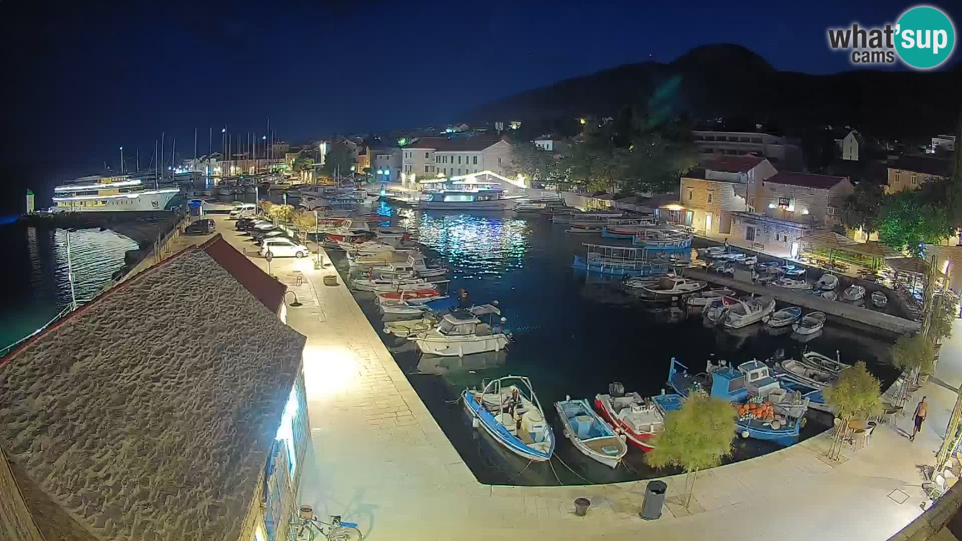 Webcam Bol Harbour – Live View of Bol Riva & Marina