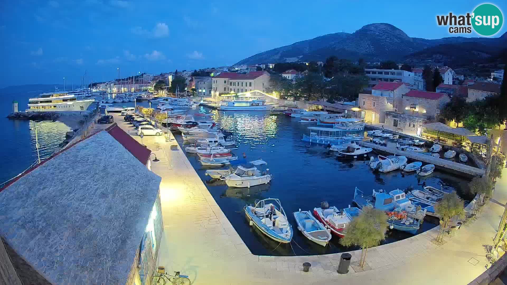 Webcam Bol Harbour – Live View of Bol Riva & Marina