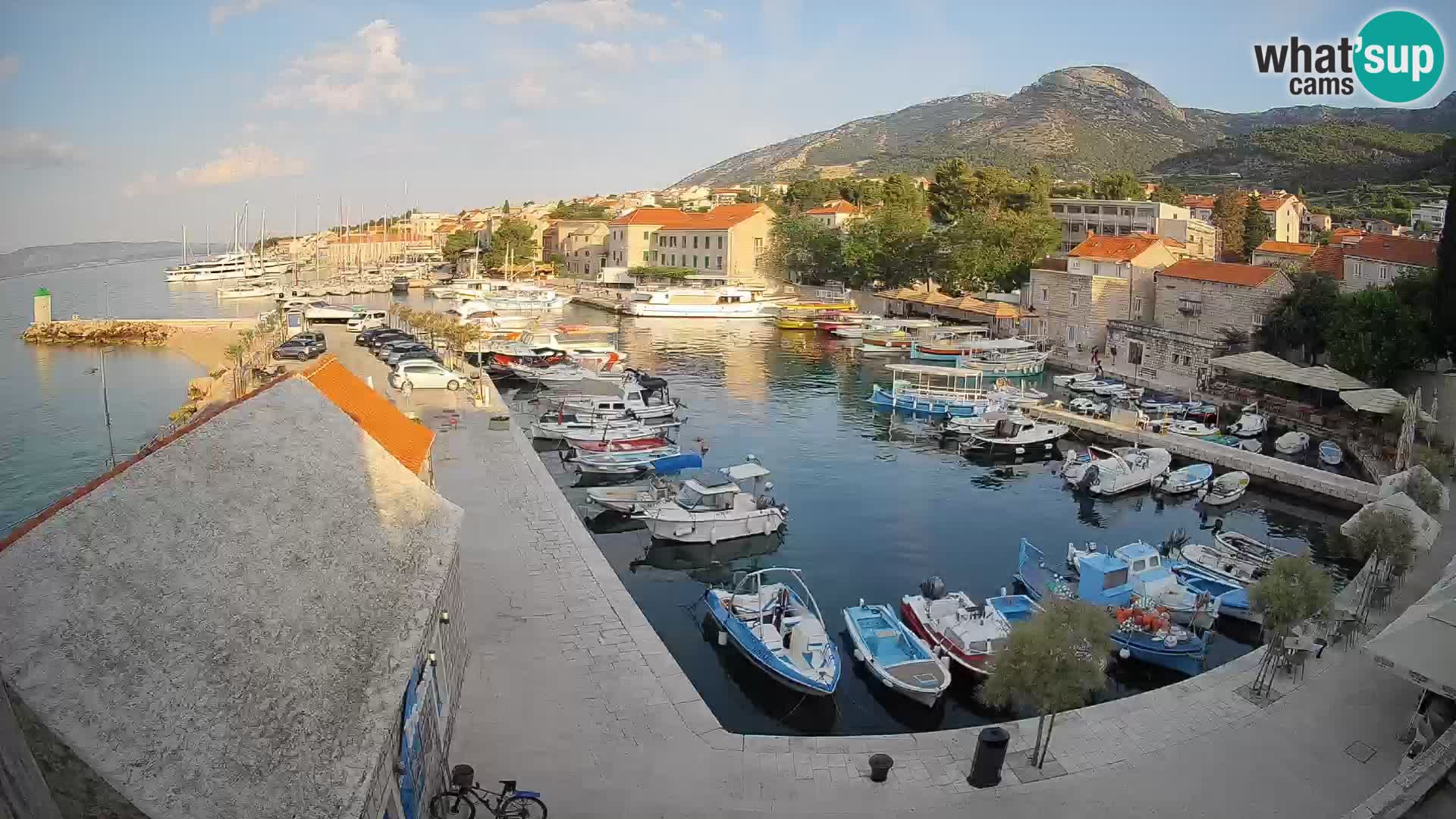 Webcam Bol Hafen – Liveblick auf Bol Riva & Marina