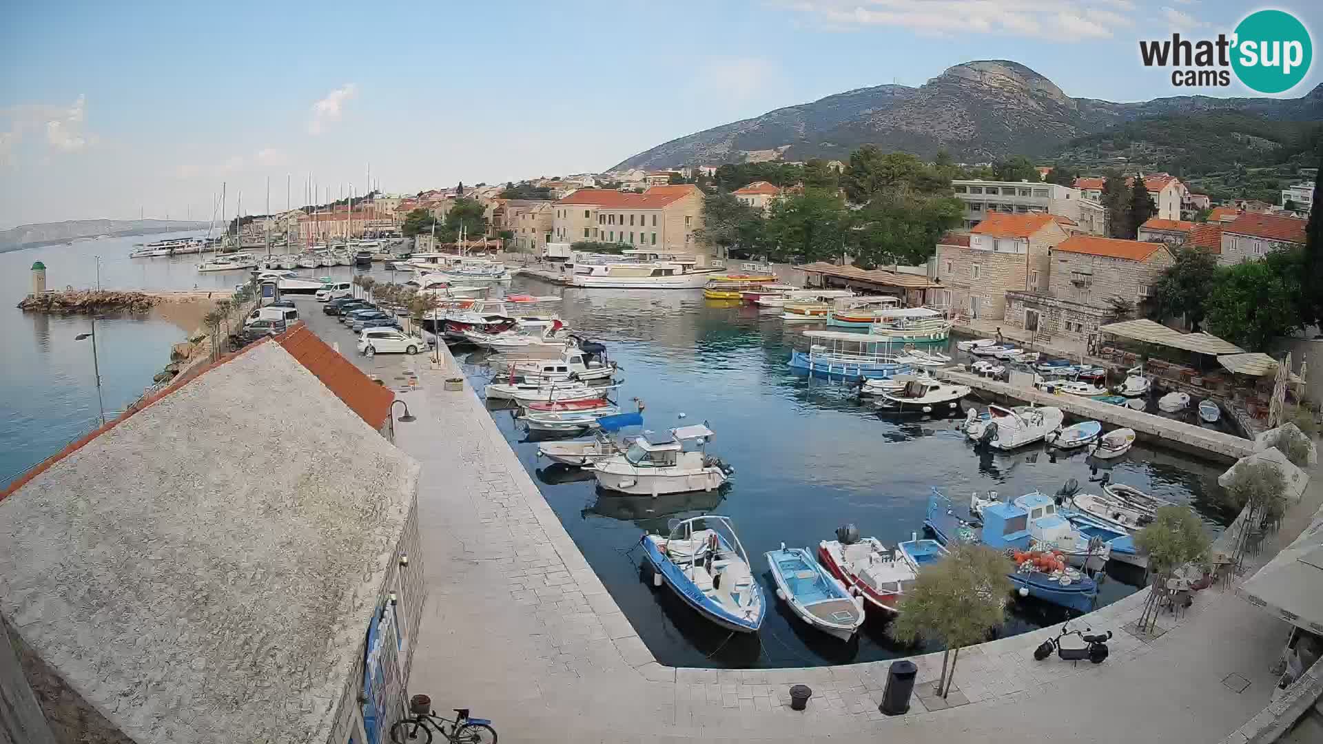 Webcam porto di Bol – Vista live sulla Riva e Marina