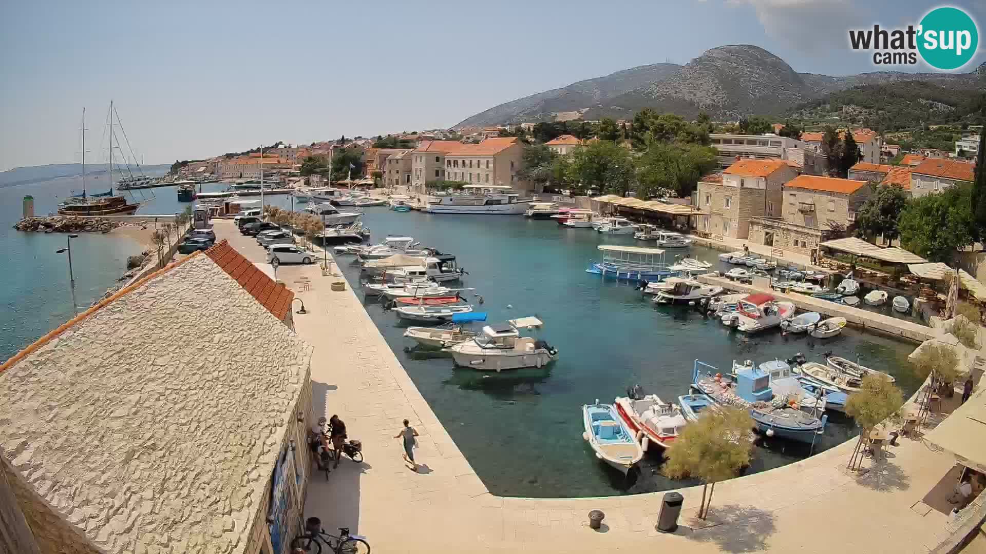Webcam Bol Hafen – Liveblick auf Bol Riva & Marina