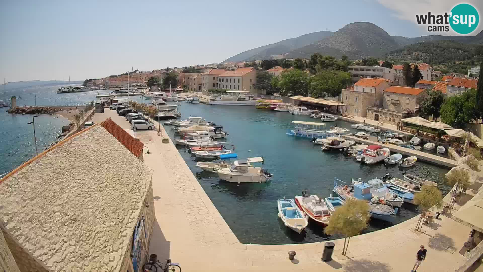 Webcam Bol Hafen – Liveblick auf Bol Riva & Marina