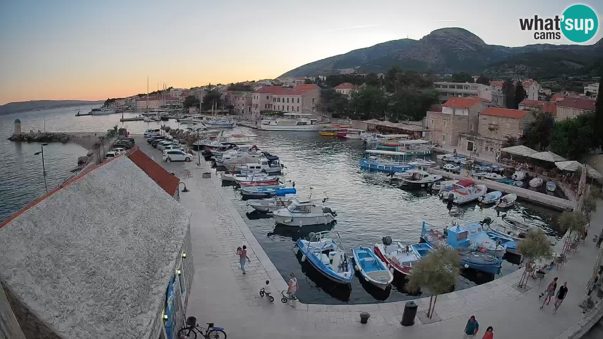 Webcam Bol Harbour – Live View of Bol Riva & Marina