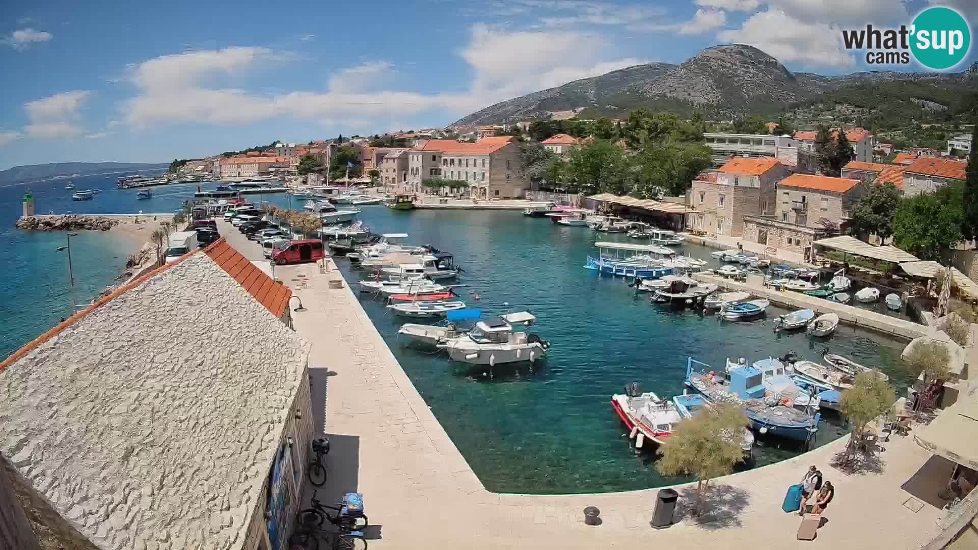 Webcam porto di Bol – Vista live sulla Riva e Marina