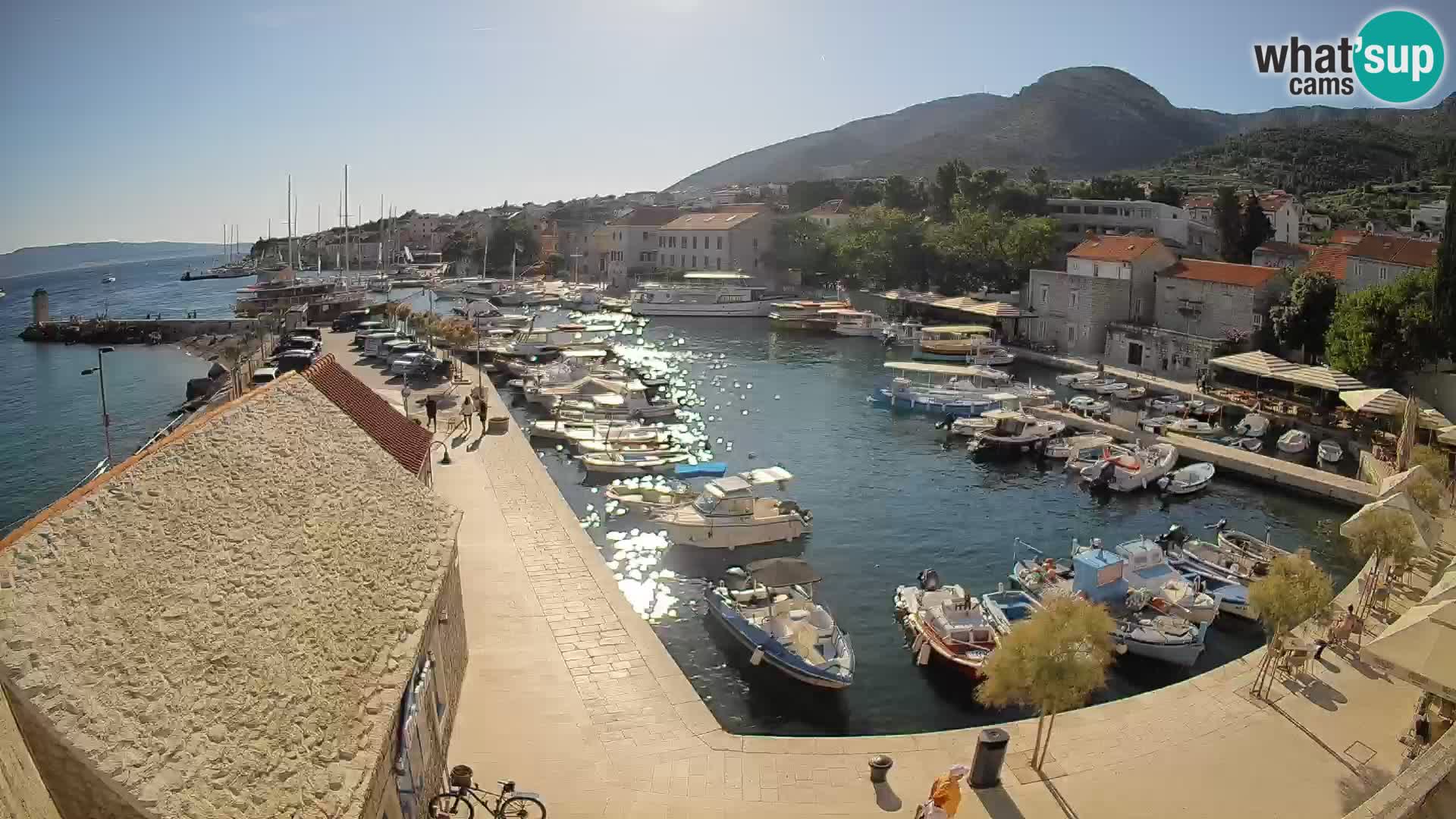 Webcam Bol Harbour – Live View of Bol Riva & Marina