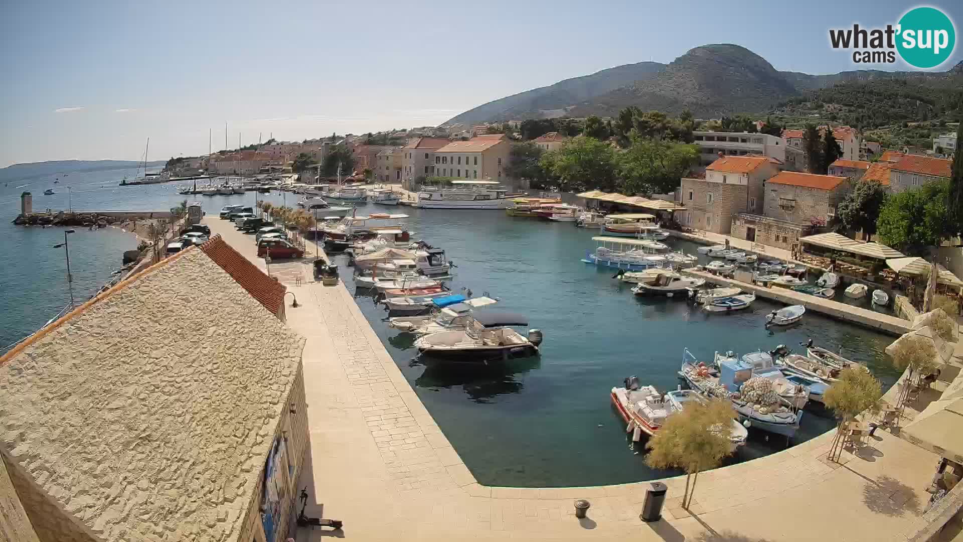 Webcam Bol Harbour – Live View of Bol Riva & Marina
