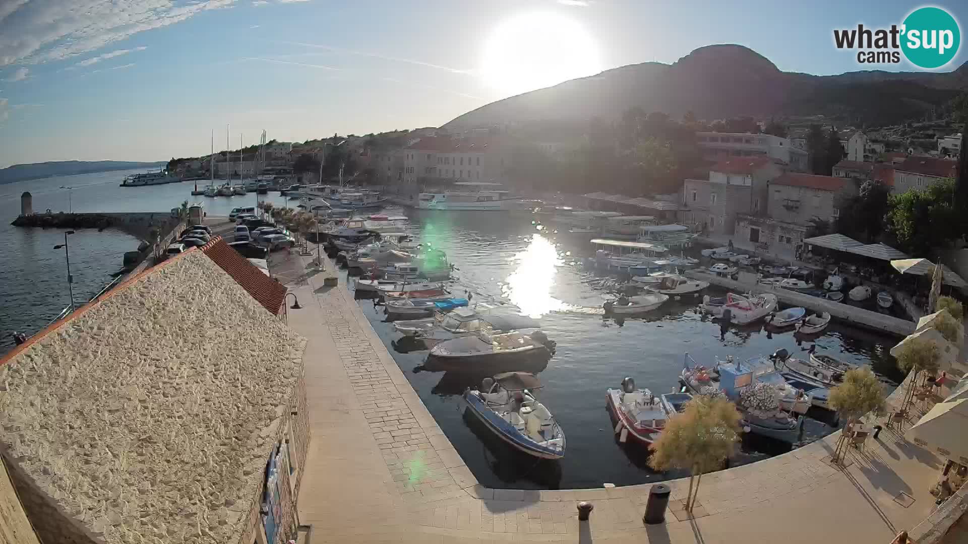 Webcam Bol Hafen – Liveblick auf Bol Riva & Marina