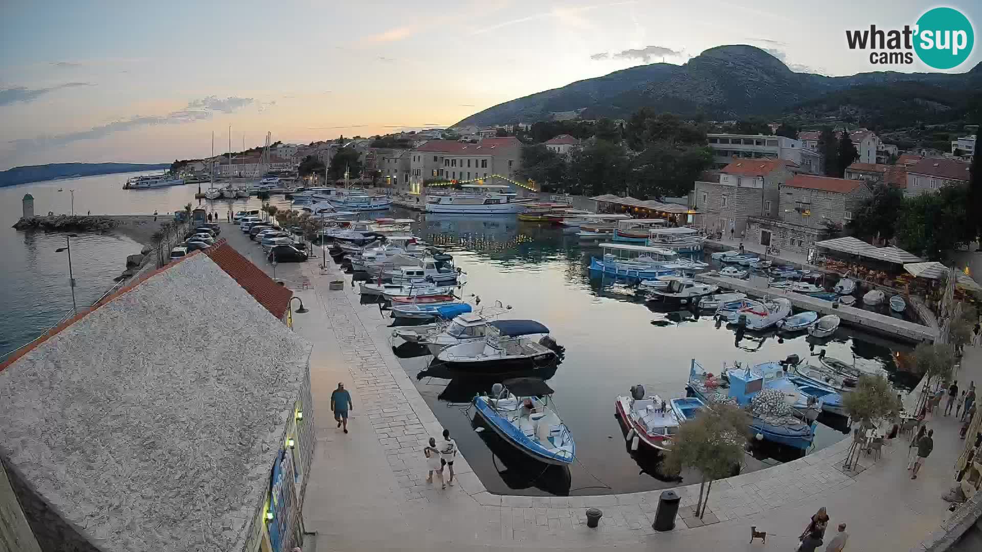 Webcam Bol Hafen – Liveblick auf Bol Riva & Marina