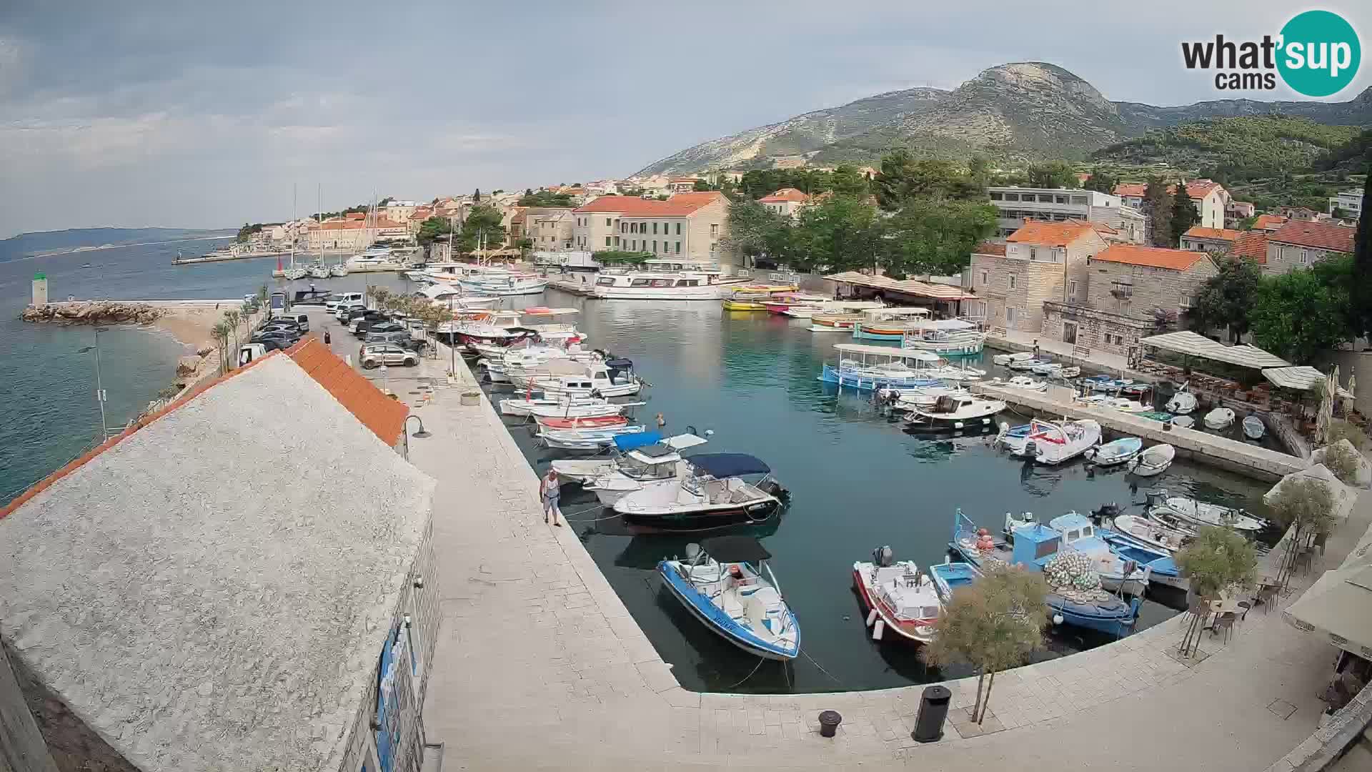 Webcam porto di Bol – Vista live sulla Riva e Marina