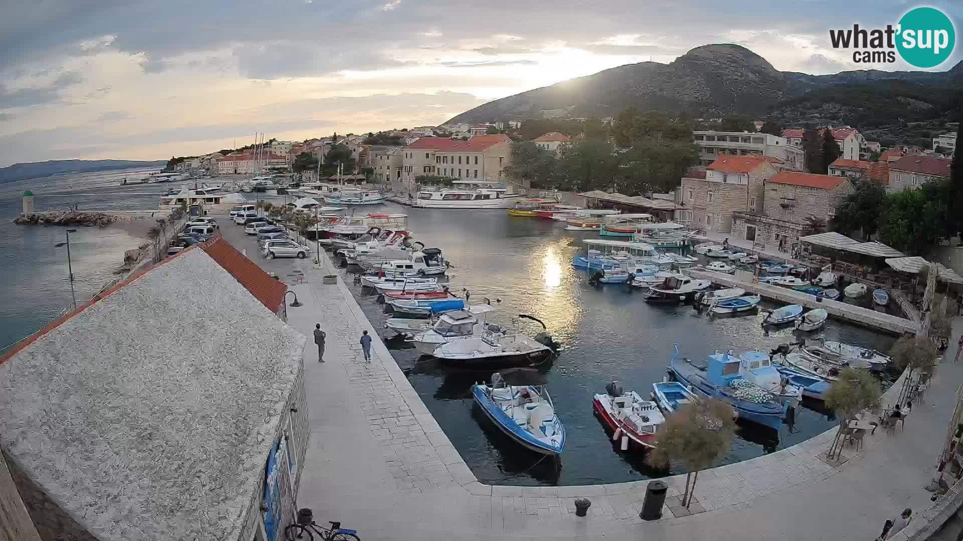 Webcam Bol Hafen – Liveblick auf Bol Riva & Marina