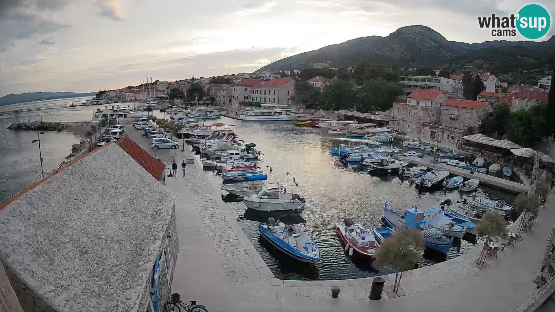 Webcam Bol Hafen – Liveblick auf Bol Riva & Marina