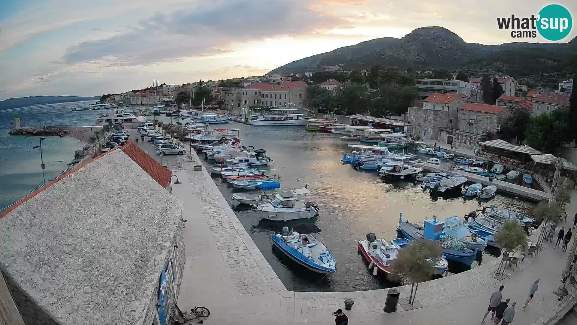 Webcam Bol Harbour – Live View of Bol Riva & Marina
