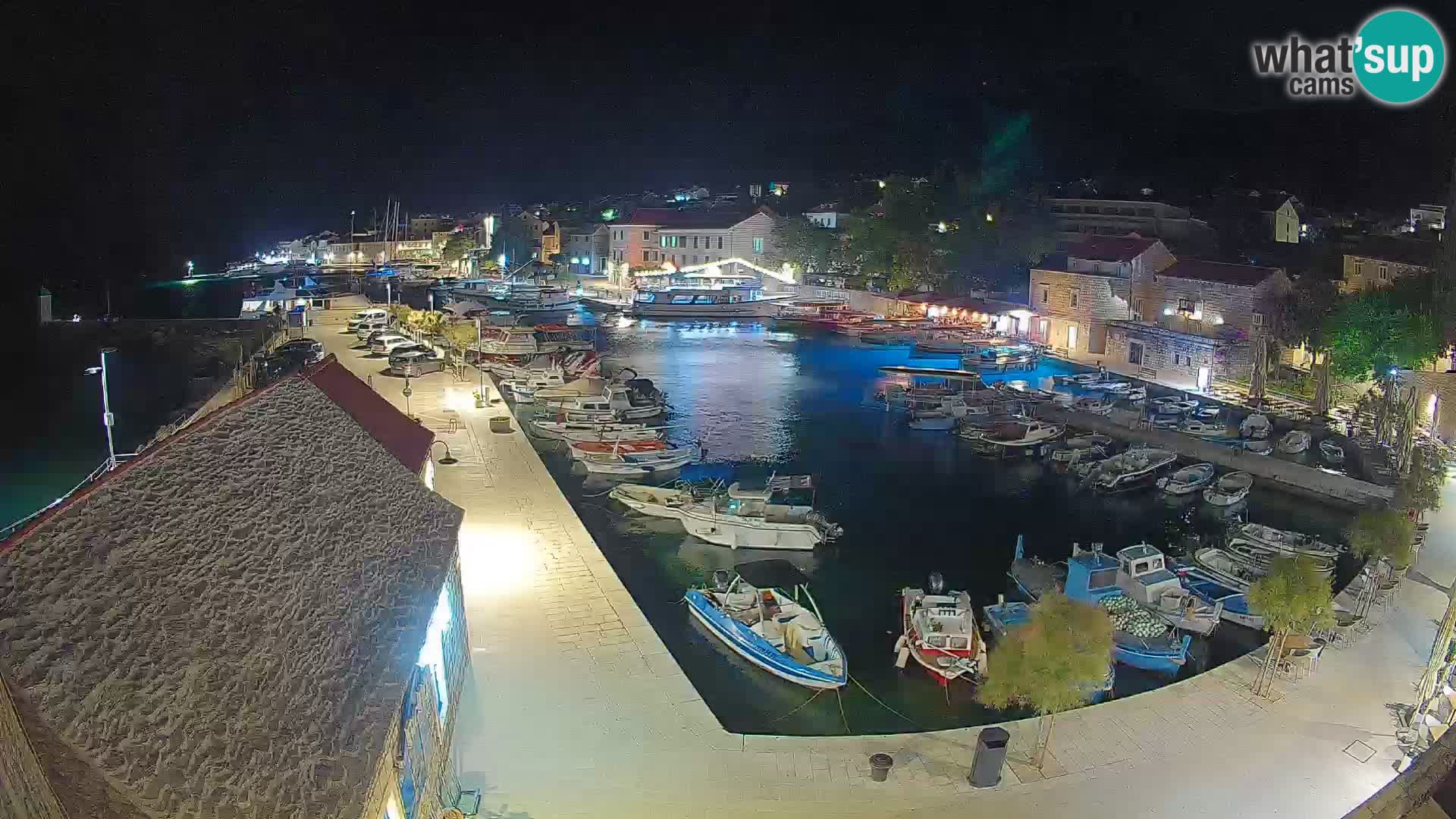 Webcam porto di Bol – Vista live sulla Riva e Marina