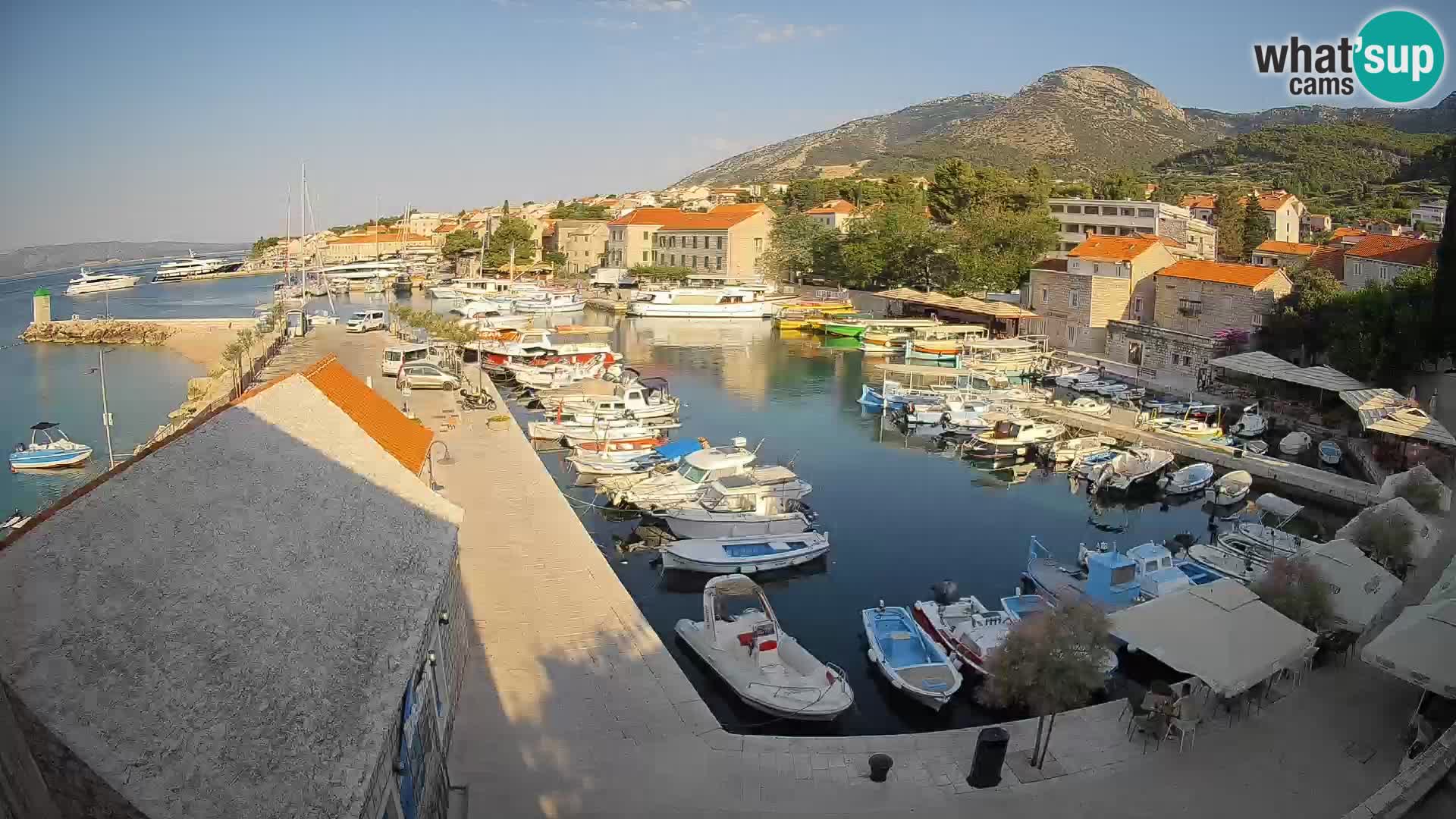 Webcam Bol Hafen – Liveblick auf Bol Riva & Marina