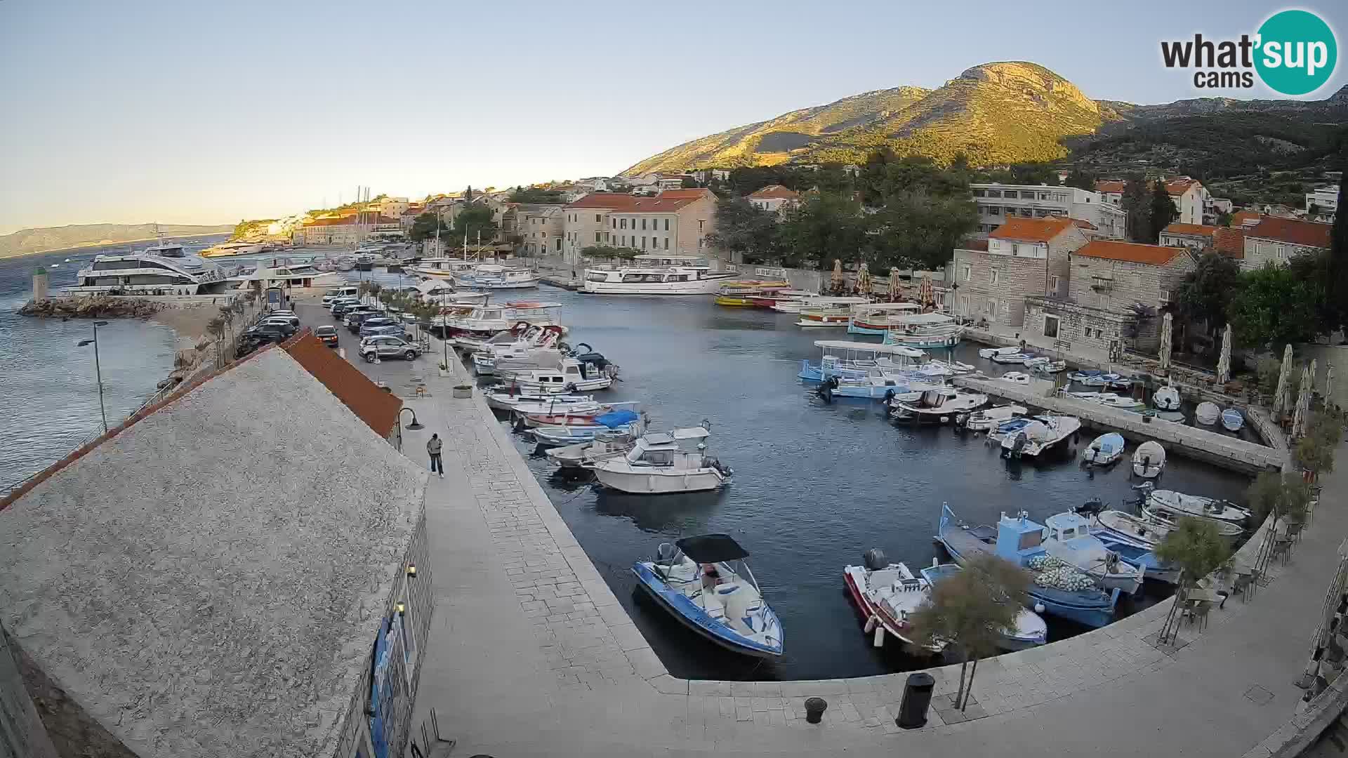 Webcam Bol Harbour – Live View of Bol Riva & Marina