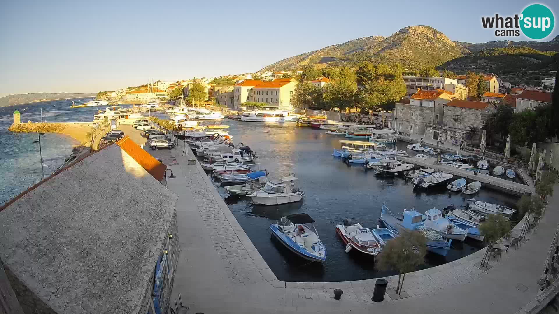 Webcam Bol Hafen – Liveblick auf Bol Riva & Marina