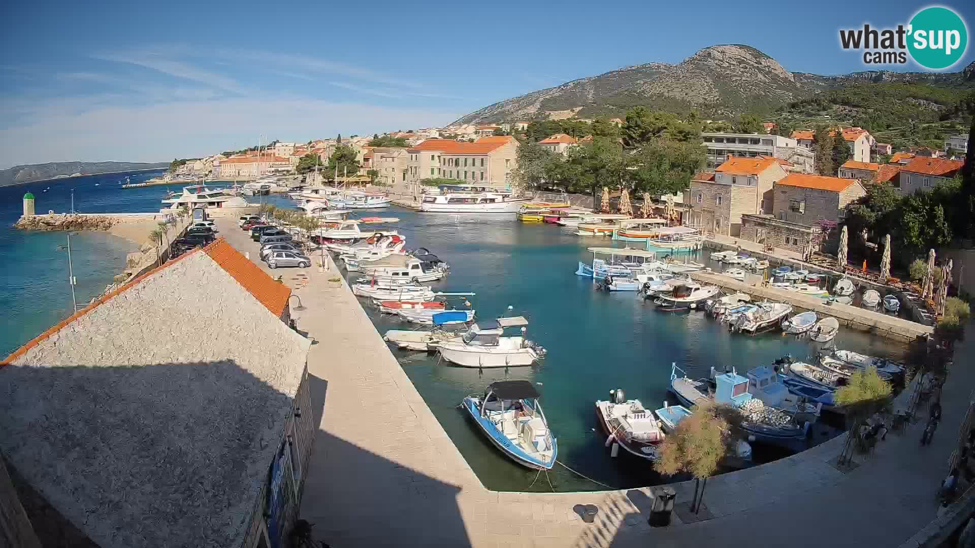 Webcam porto di Bol – Vista live sulla Riva e Marina