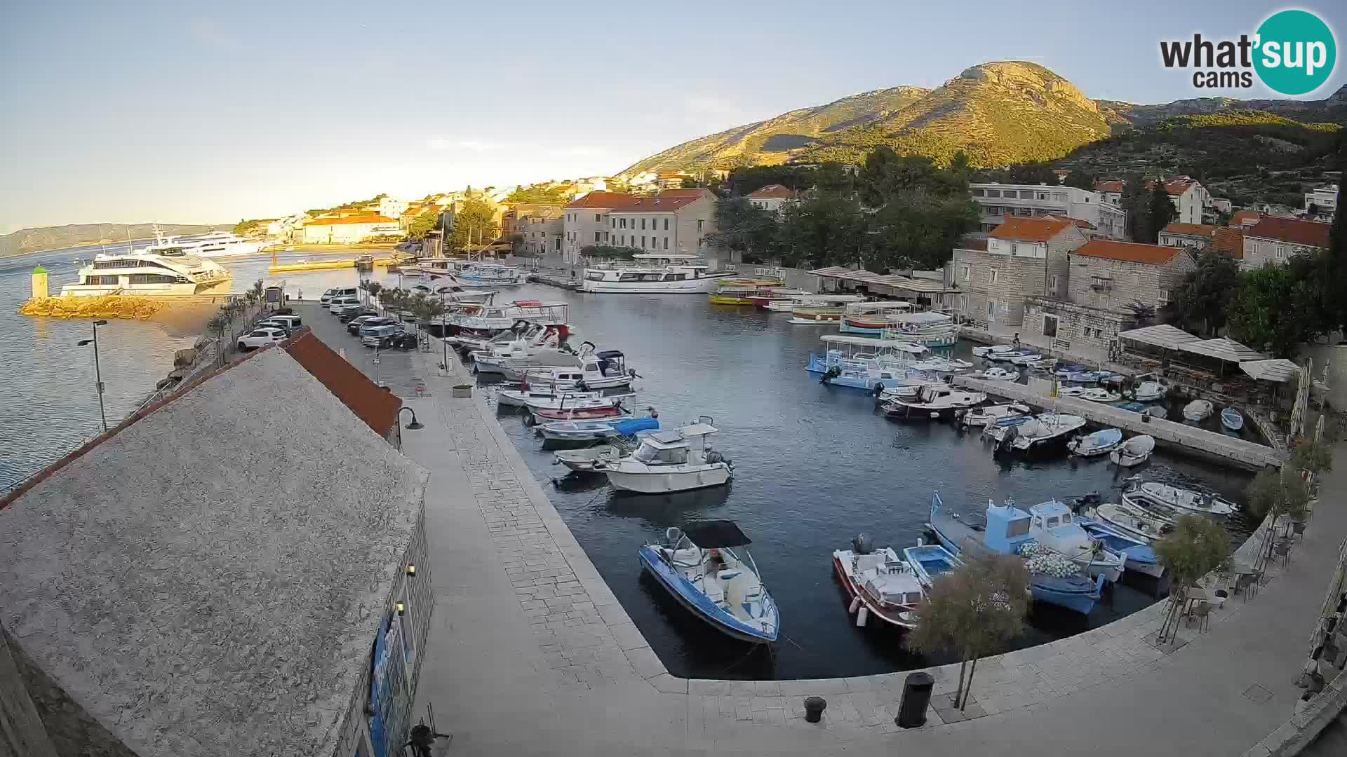 Webcam Bol Hafen – Liveblick auf Bol Riva & Marina