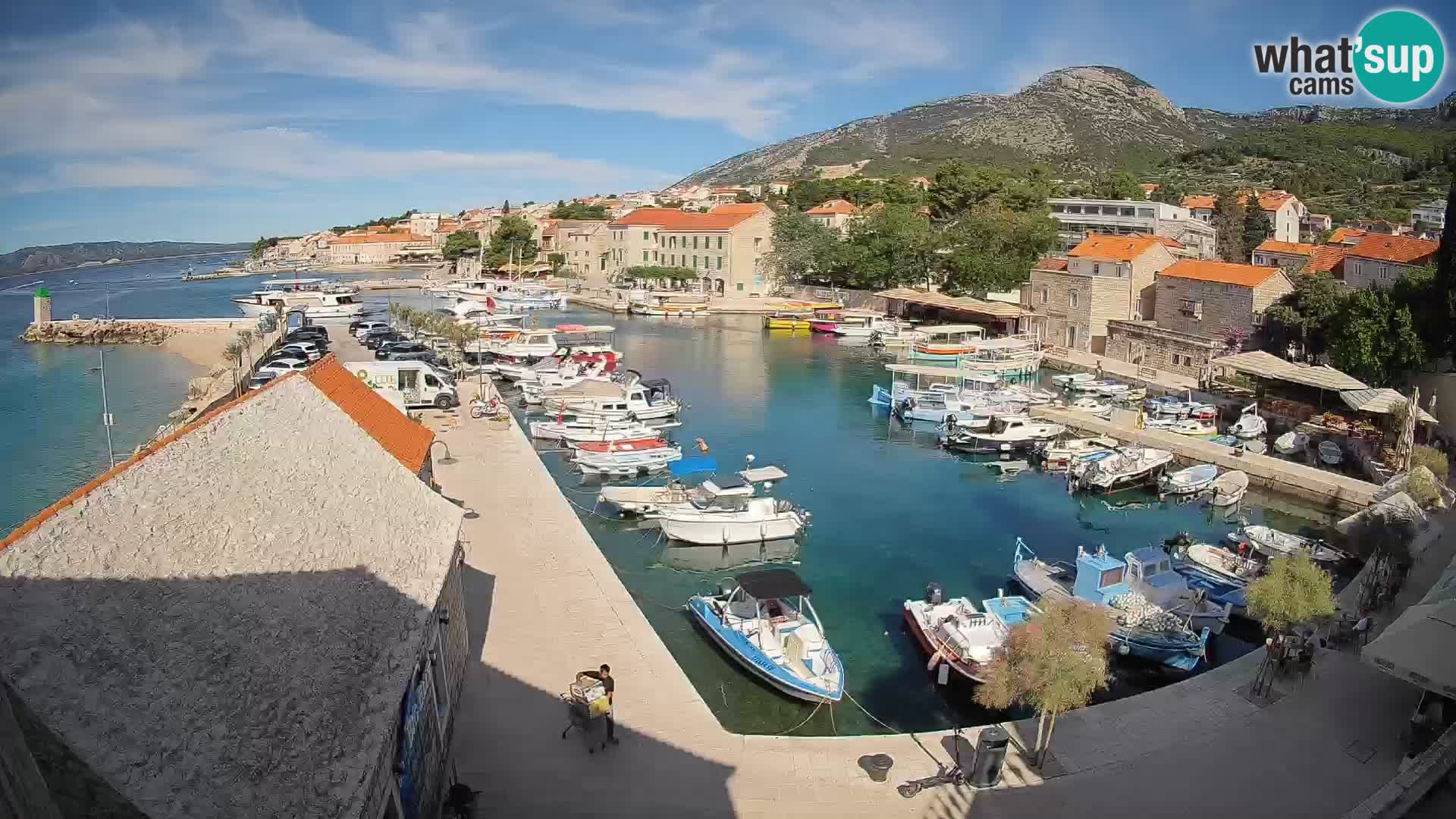 Webcam porto di Bol – Vista live sulla Riva e Marina