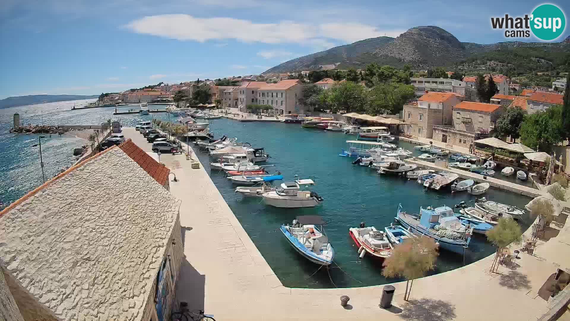 Webcam porto di Bol – Vista live sulla Riva e Marina