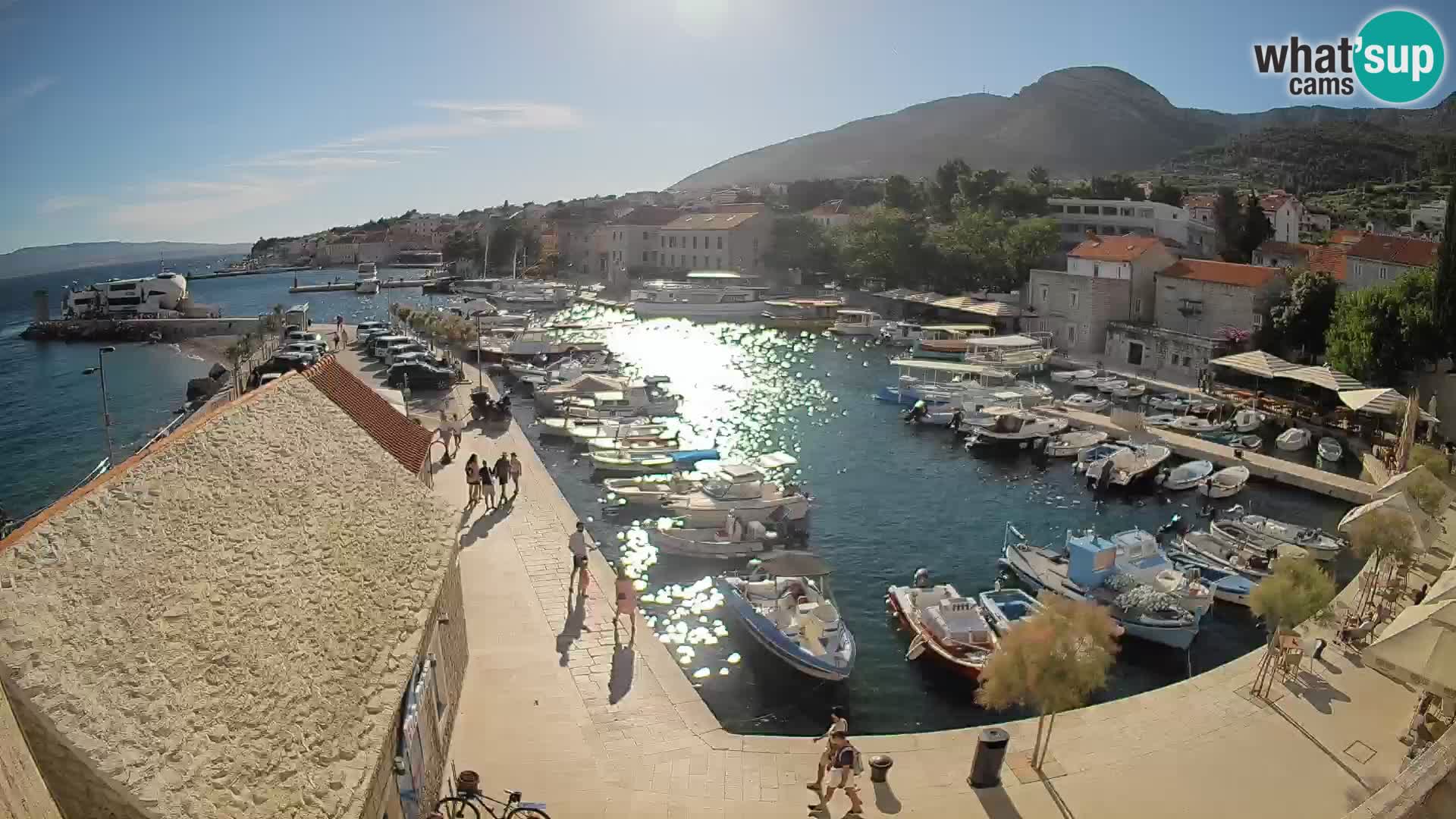 Webcam porto di Bol – Vista live sulla Riva e Marina