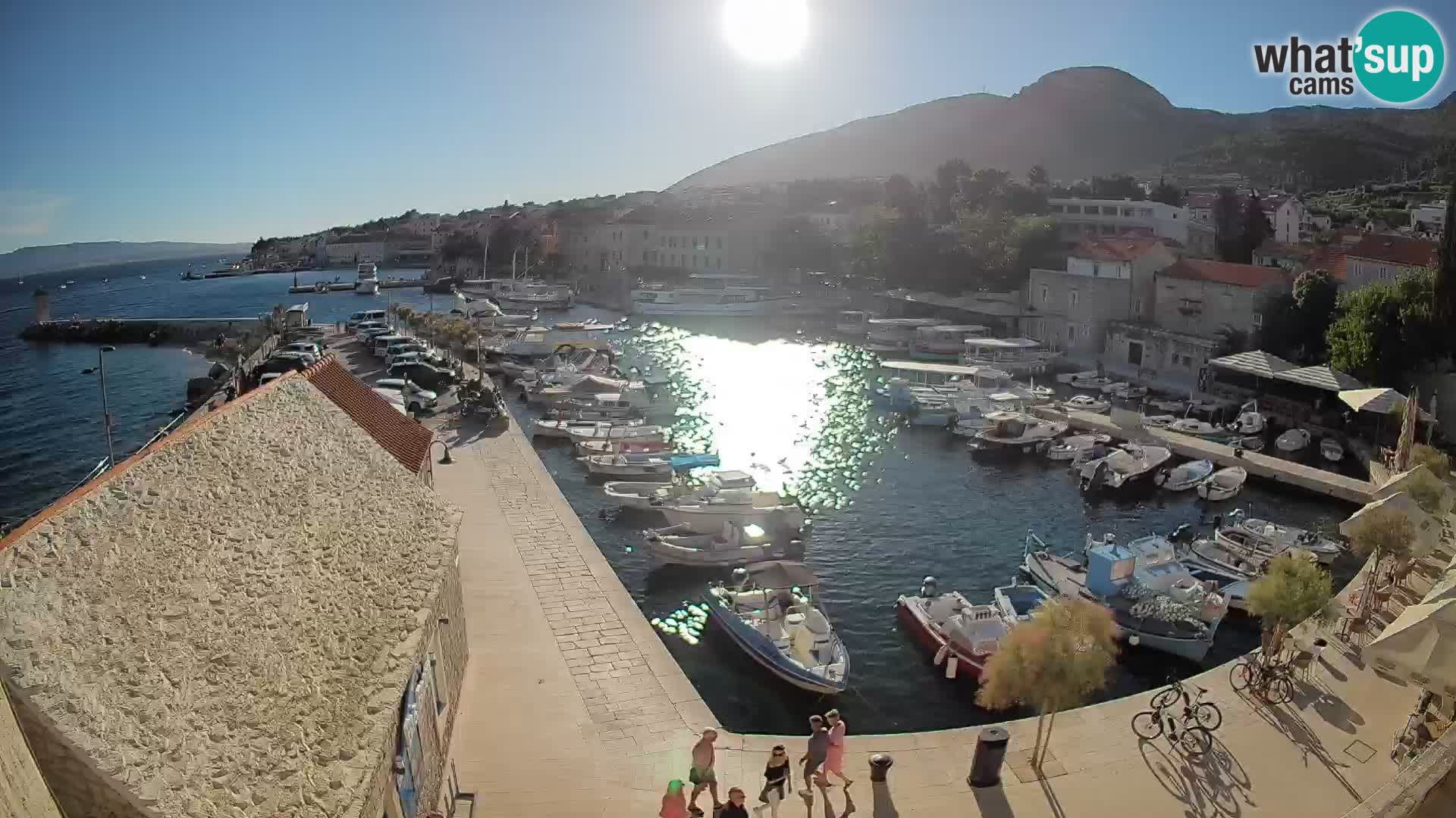 Webcam porto di Bol – Vista live sulla Riva e Marina