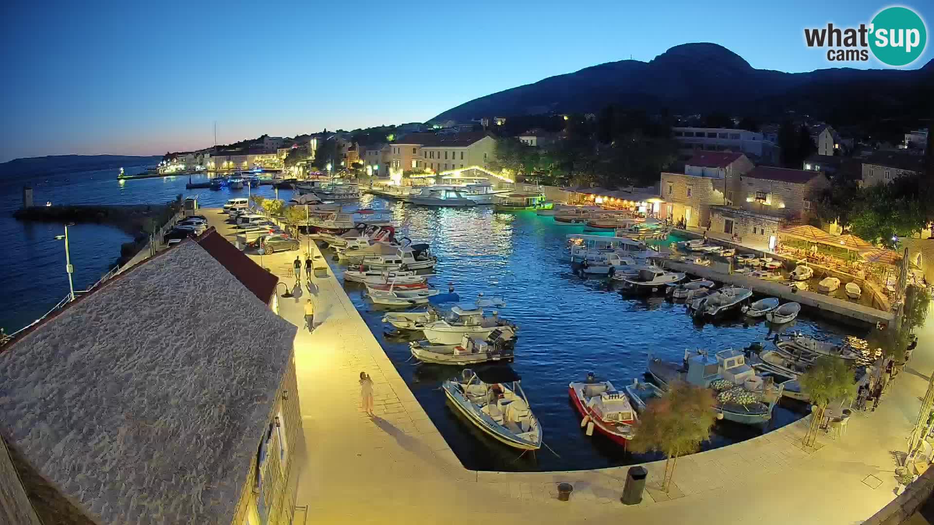 Webcam porto di Bol – Vista live sulla Riva e Marina