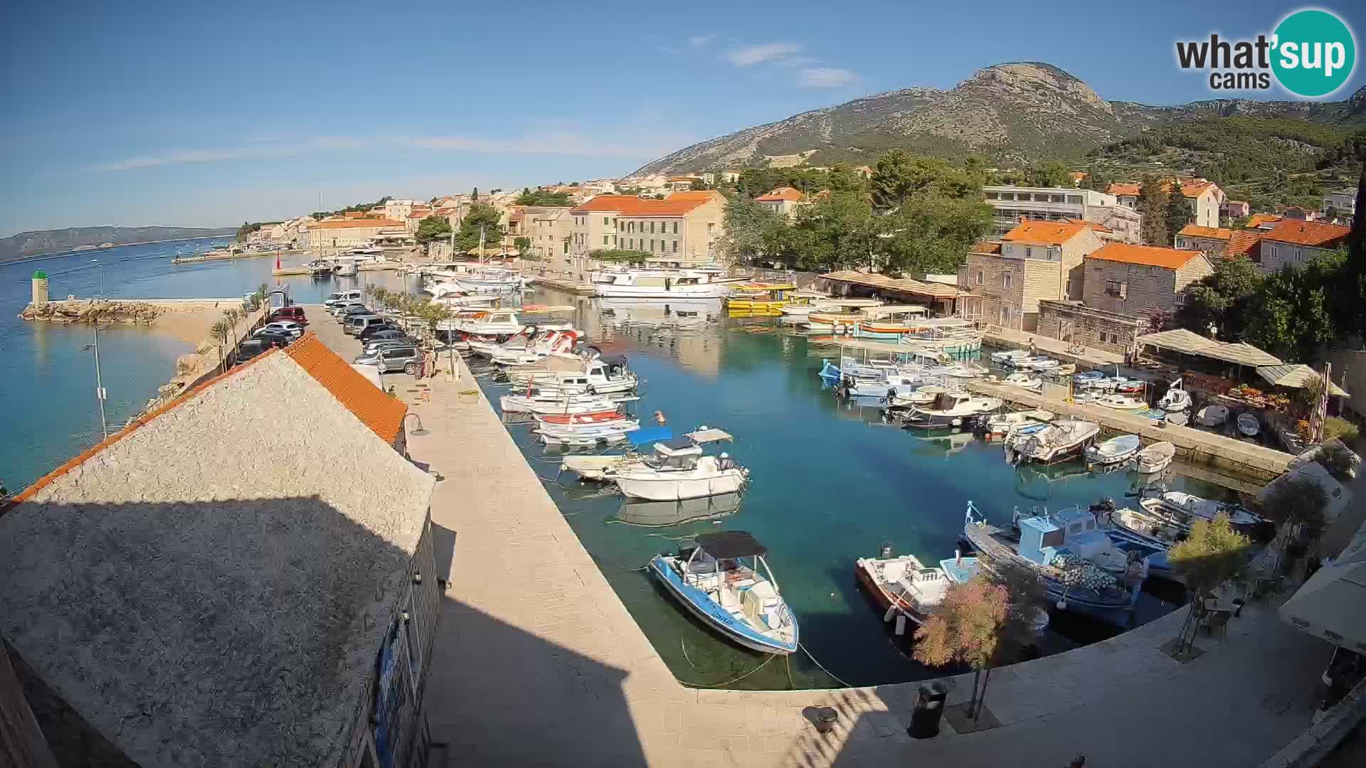 Webcam porto di Bol – Vista live sulla Riva e Marina