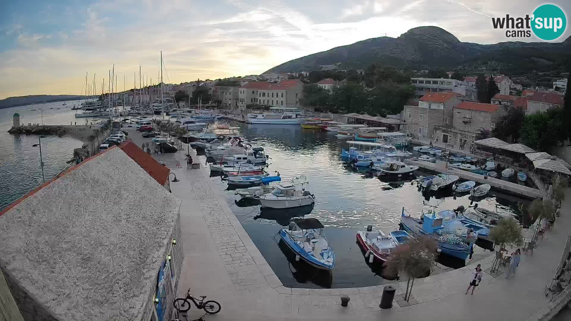 Webcam Bol Hafen – Liveblick auf Bol Riva & Marina