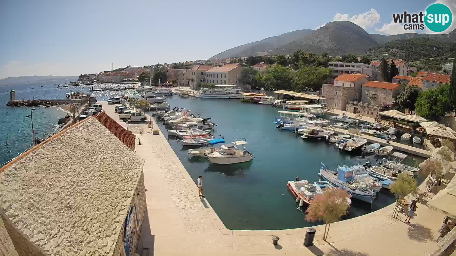 Webcam Bol Hafen – Liveblick auf Bol Riva & Marina